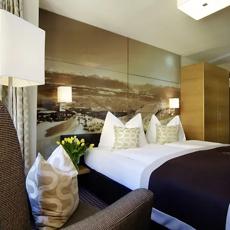 Hotel Innsbruck Готель Інсбрук