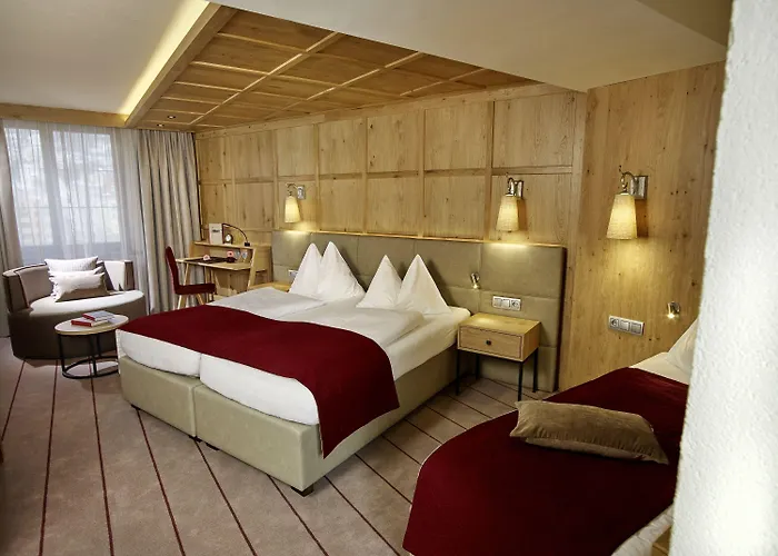 מלון Hotel Innsbruck 4*