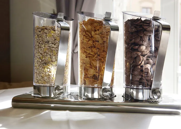 Отель Hotel Innsbruck 4*